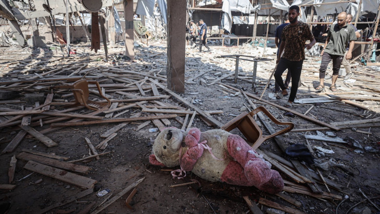 Armata israeliana a folosit o bomba americana de 230 de kilograme in atacul asupra cafenelei din Gaza. „O posibila crima de razboi” Imagine
