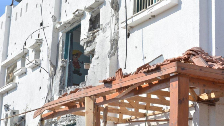 Armata israeliana reia operatiunile militare in Fasia Gaza. Peste 7.000 de palestinieni au murit sau au fost raniti Imagine