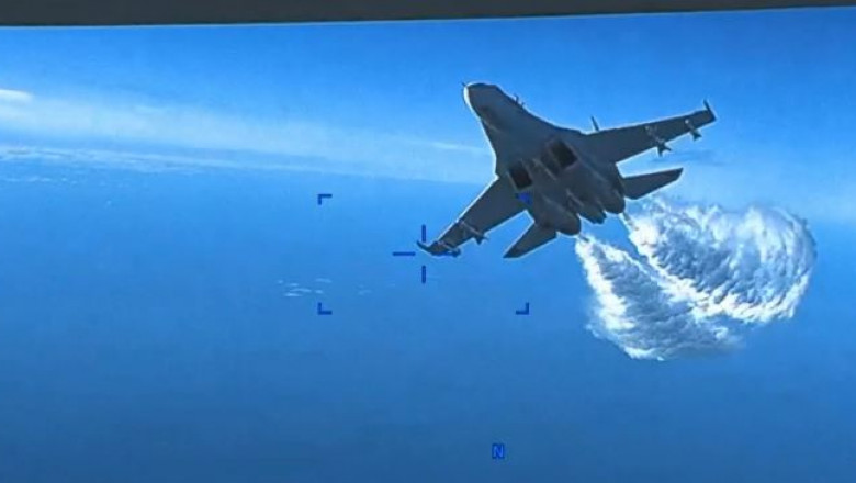 Armata SUA a publicat filmarea cu momentul in care drona americana este atacata de avioanele de vanatoare rusesti Imagine