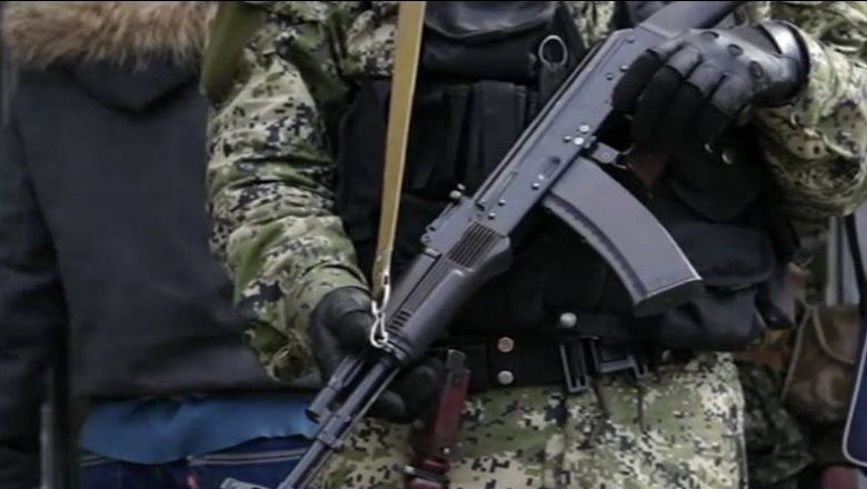 Armata ucraineana intervine impotriva separatistilor. Primii activisti prorusi s-au predat la Kramatorsk Imagine