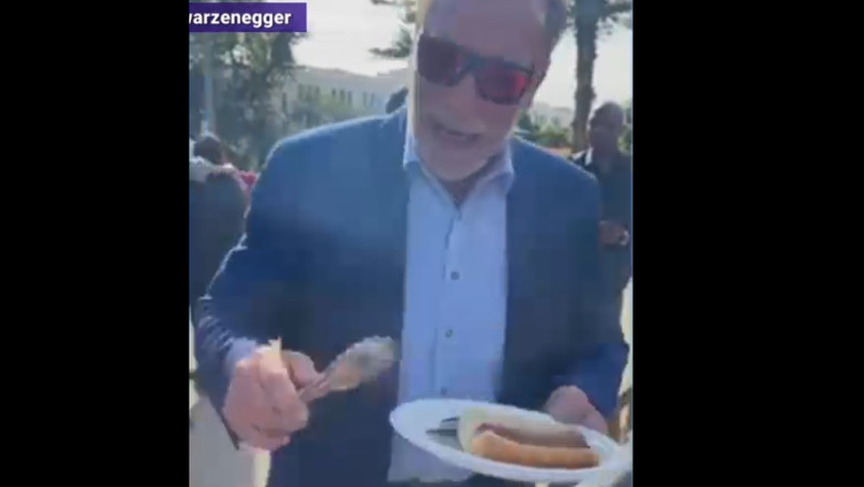 Arnold Schwarzenegger a pregatit hotdogi in strada pentru veteranii americani Imagine