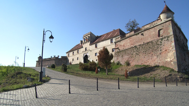 Aro Palace vrea sa vanda Cetatea Brasovului. Daca nu va ajunge la un acord cu Primaria, o va scoate la licitatie Imagine