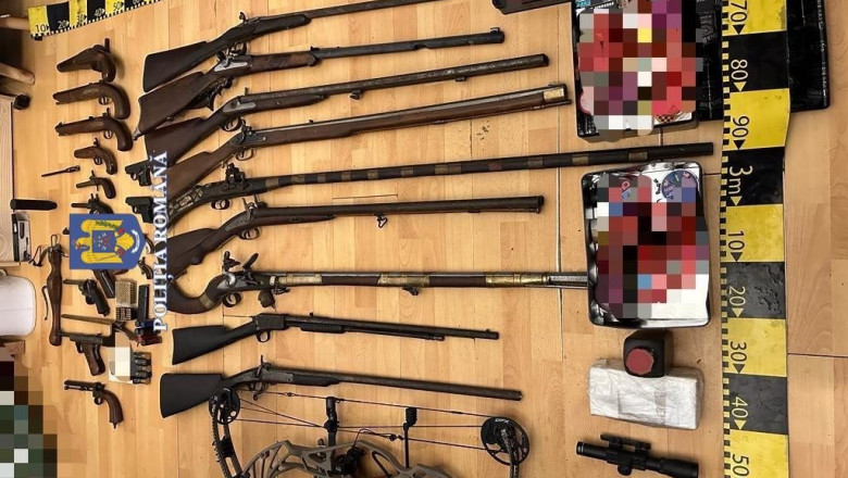 Arsenalul descoperit in casa unui barbat din Timisoara: 21 de arme letale si mii de cartuse si alice Imagine