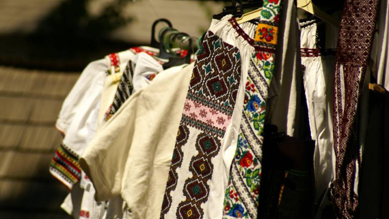 Arta populara nu mai are pret in Romania. "Unii vor sa cumpere, dar nu au bani, altii au bani dar nu vor sa cumpere" Imagine