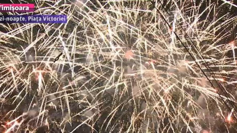 Artificii cu... intarziere. Timisorenii au asteptat mai bine de 40 de minute sa vada spectacolul Imagine