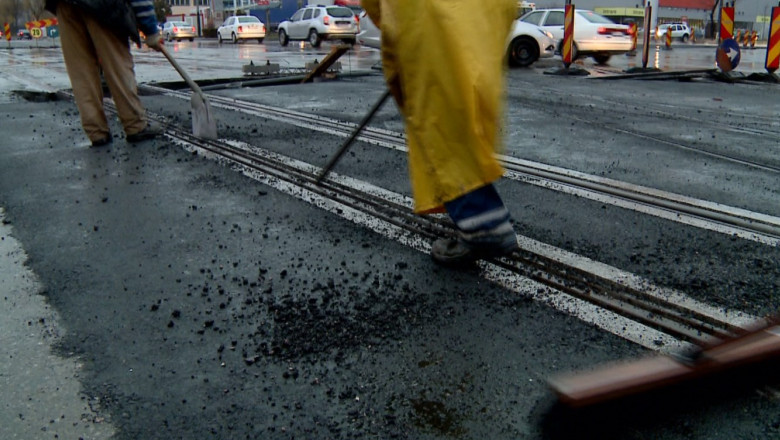 Asfaltari pe timp de ploaie, la Iasi Imagine