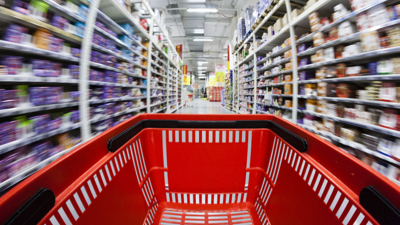 Asociatiile de comercianti cer un studiu de impact inaintea oricarei decizii privind o noua plafonare la toate produsele romanesti Imagine