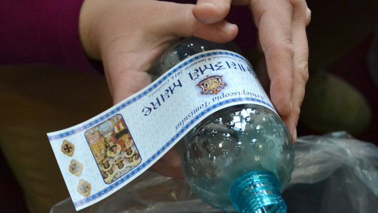 Astazi e Boboteaza. Pe faleza Cazinoului din Constanta, sticlele de aghiazma vor forma crucea Sfantului Andrei. Numarul politistilor a fost dublat Imagine