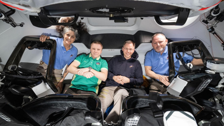 Astronautii blocati aproape 9 luni pe Statia Spatiala s-au intors pe Pamant Imagine