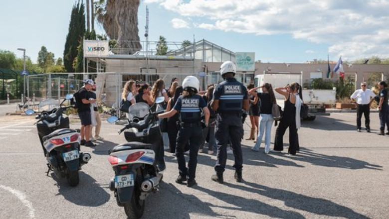 Atac cu cutitul intr-un liceu din Franta: o invatatoare si un elev au fost raniti Imagine