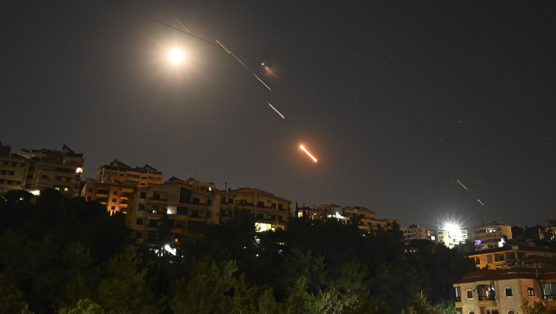 Atacurile Israelului asupra Iranului sugereaza o ambitie mai mare: schimbarea regimului de la Teheran (Reuters) Imagine