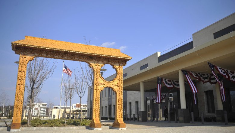 Atasatul militar al SUA, decorat cu Ordinul National „Pentru Merit” Imagine