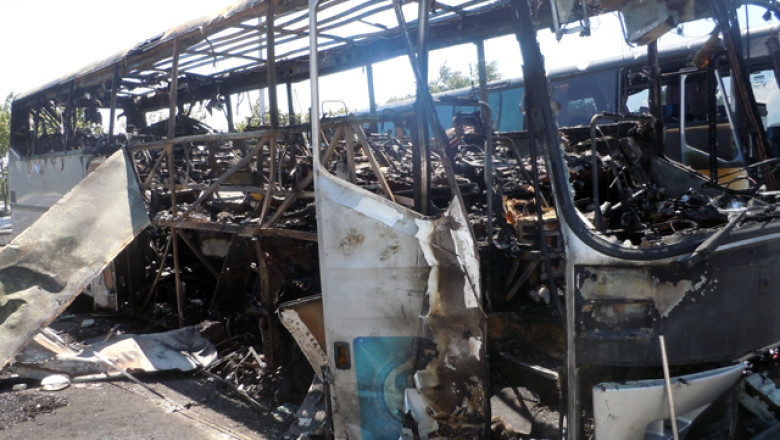 Atentatul de la Burgas. Autoritatile bulgare au dat publicitatii pozele si numele celor doi complici ai atacatorului Imagine