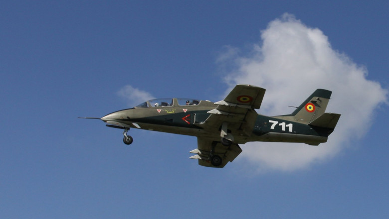 Aterizare fortata a unui IAR Soim la Buzau Imagine