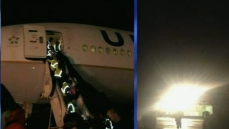 Aterizare fortata pe o insula din Pacific. 300 de pasageri s-au trezit intr-o baza militara abandonata Imagine