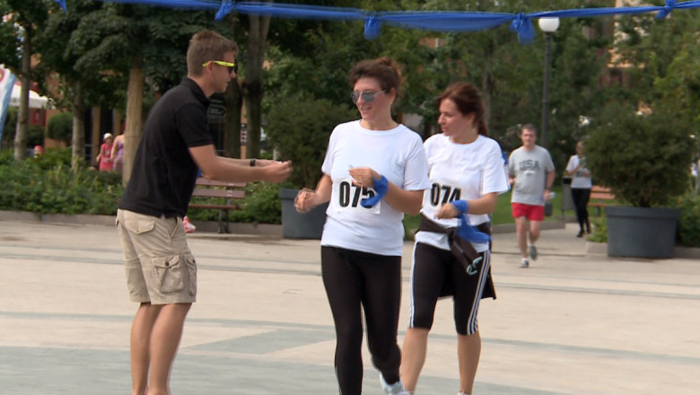 Au alergat si au donat bani pentru copiii cu autism Imagine