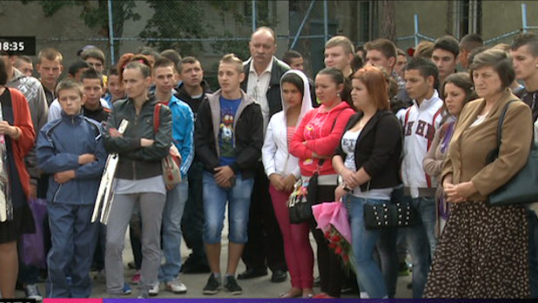 Au inceput scoala, dar nu stiu unde vor invata  Imagine