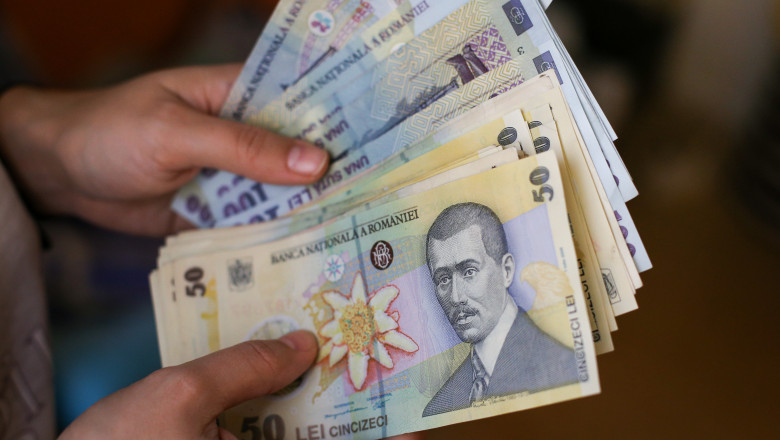 Au raspuns la telefon si au ramas fara zeci de mii de lei. Cum au fost pacalite doua femei din Suceava Imagine