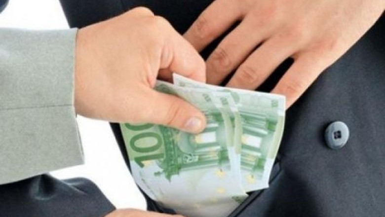 Audieri maraton la DNA in cazul judecatorului acuzat ca a luat bani in schimbul unei sentinte favorabile. Scandalul, inainte sa iasa la pensie! Imagine