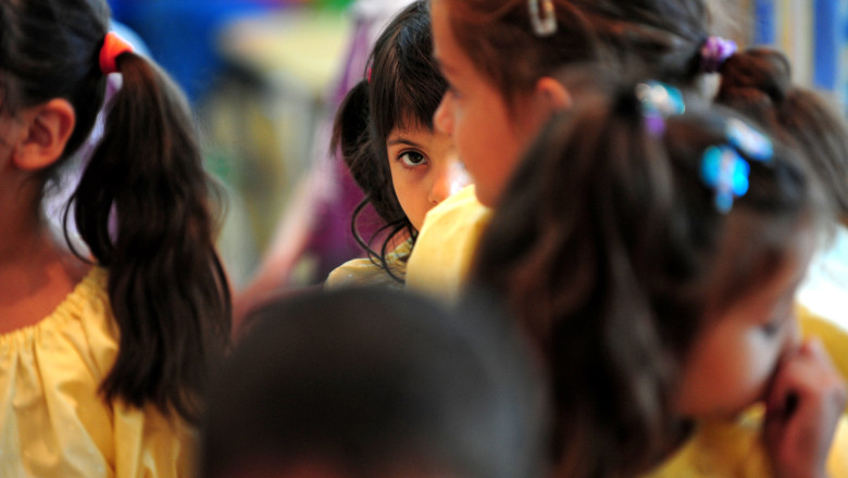 AUDIO. Copii cu dizabilitati, batuti si injurati intr-un centru de plasament din Galati Imagine