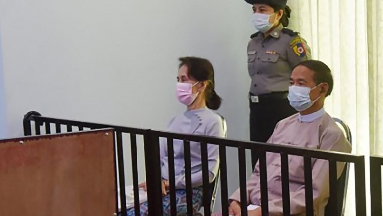 Aung San Suu Kyi a fost transferata din inchisoare in arest la domiciliu Imagine