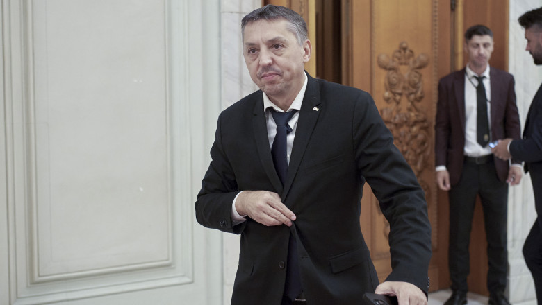 AUR a depus motiune impotriva ministrului Educatiei, Daniel David. Cand va fi dezbatuta si votata de Senat Imagine