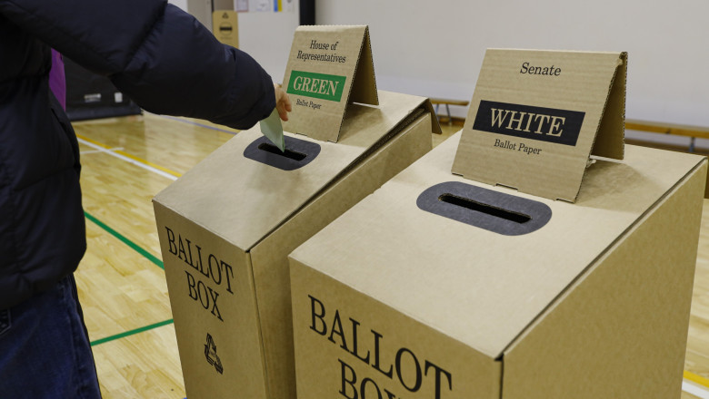 Australienii au votat sambata pentru noul Parlament. A inceput numaratoarea voturilor, dupa inchiderea primelor sectii Imagine