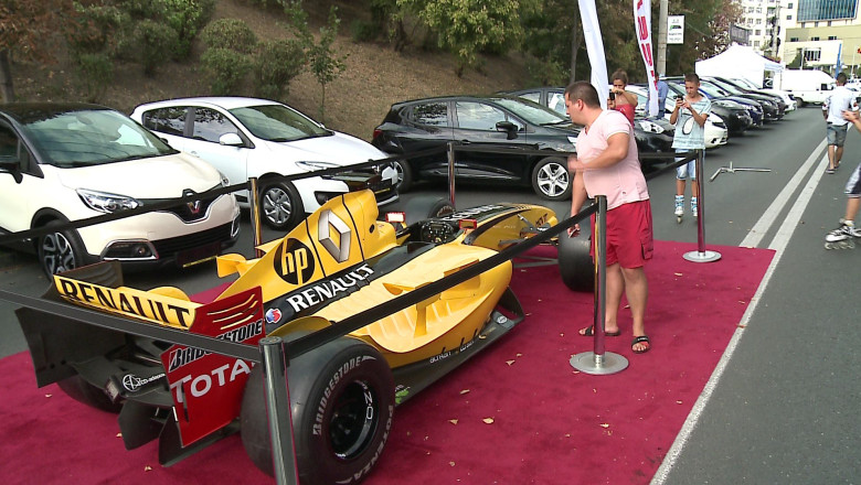 Auto show pe Faleza Dunarii Imagine