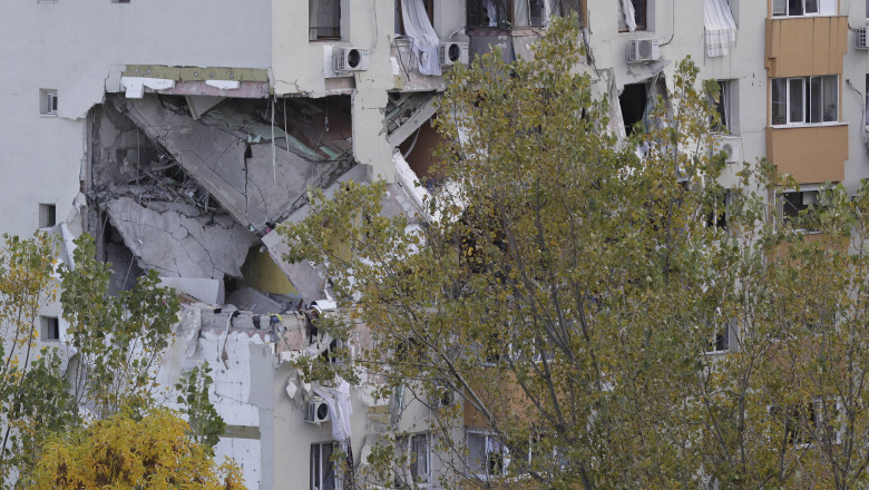 Autoritatile audiaza zeci de martori pentru stabilirea cauzelor exploziei din Rahova. „Zona afectata este foarte instabila” Imagine