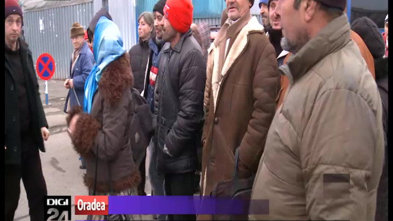 Autoritatile din Oradea impart zilnic zeci de portii de mancare oamenilor fara adapost Imagine