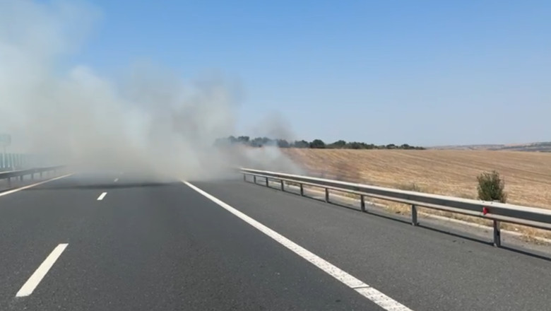 Autostrada Soarelui, inchisa la km 169 din cauza unui incendiu de vegetatie. Traficul catre Bucuresti a fost deviat Imagine