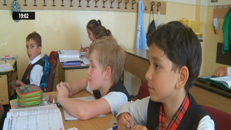 Auxiliarele scolare, pline de violenta: „Baba batu bietul baiat bolnav. Horia haituia hamsterul” Imagine