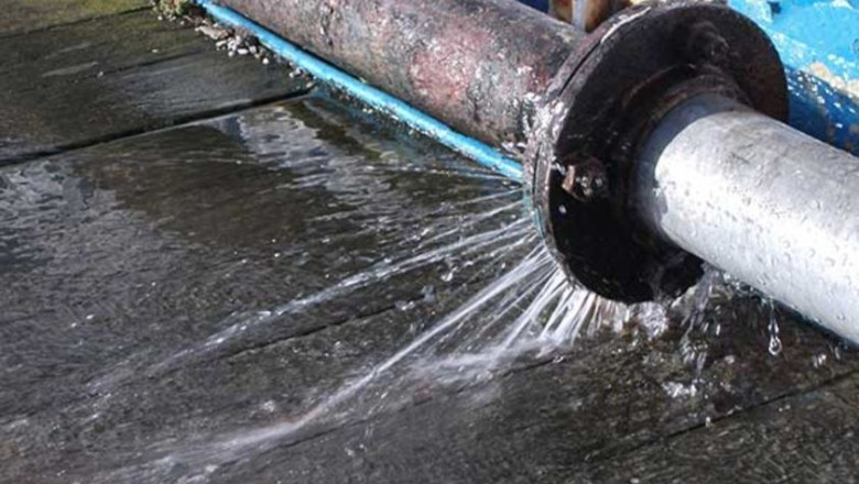 Avarie majora la o conducta de apa, in Timisoara. Intreg orasul a ramas fara apa rece Imagine