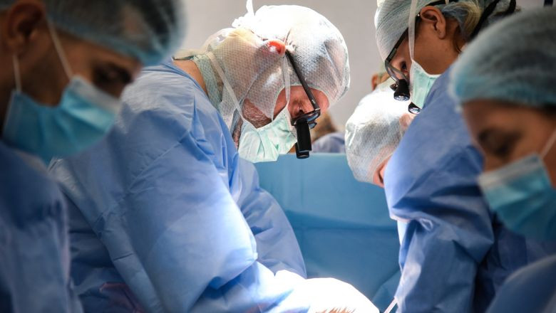 Avea frisoane si dureri de spate. Cu ce boala severa a inimii a fost diagnosticat un barbat Imagine