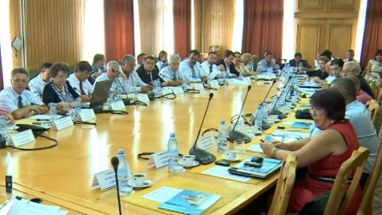 Avem nevoie de un miting aviatic la Iasi? Primarii comunelor sarace ar folosi altfel fondurile alocate Imagine