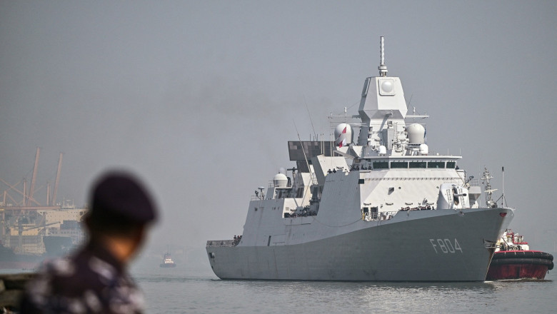 „Avertisment solemn”. Armata chineza afirma ca a respins o fregata olandeza in Marea Chinei de Sud