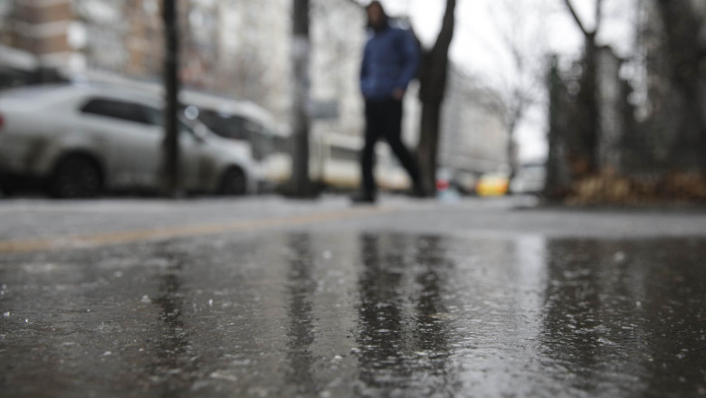 Avertizare meteo: Cod galben de burnita si polei in cinci judete Imagine