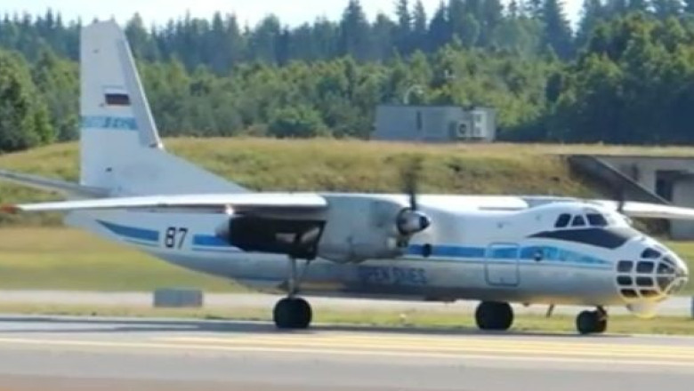 Avion prabusit la Moscova. Cinci persoane au murit Imagine