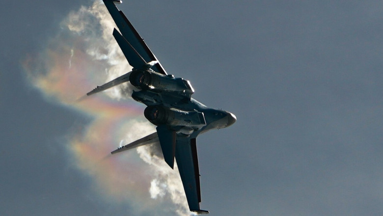 Avionul rusesc Suhoi Su-35 a taiat calea aeronavei poloneze la o distanta de 5 metri, spun autoritatile de la Varsovia Imagine