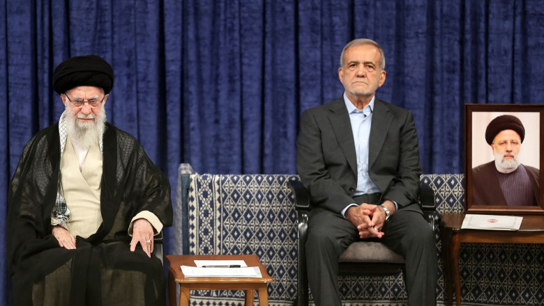 Ayatollahul Ali Khamenei a validat alegerea noului presedinte Masoud Pezeshkian. Discurs amenintator la adresa Israelului Imagine