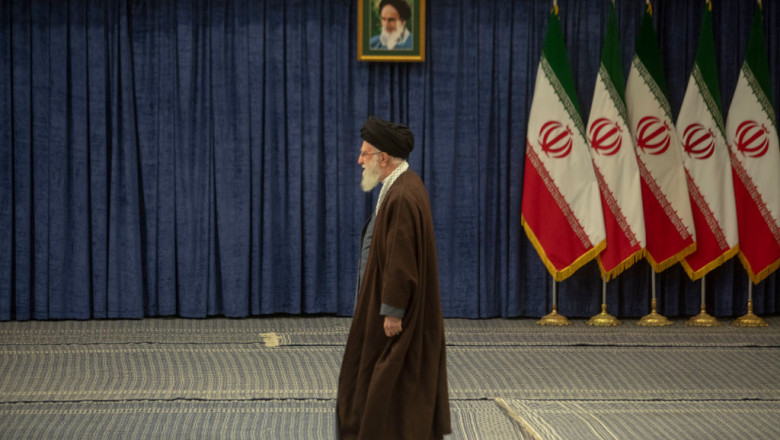 Ayatollahul Khamenei trece prin cel mai dificil moment de cand e liderul religios al Iranului. „Are 86 de ani si sta intr-un buncar” Imagine