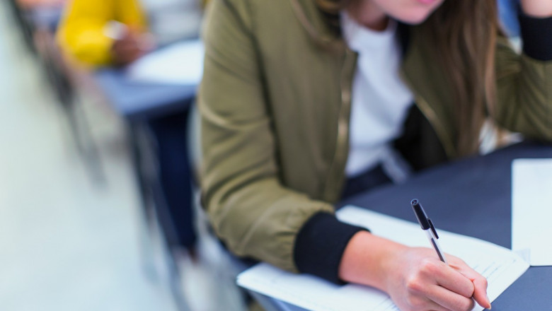 Azi ar trebui sa inceapa inscrierea la Bacalaureat, dar elevii n-au inca fisele matricole si au doar 3 zile pentru a-si depune dosarul Imagine