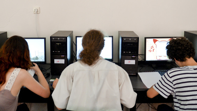 Bacalaureat 2013. Elevii sustin proba competentelor digitale Imagine