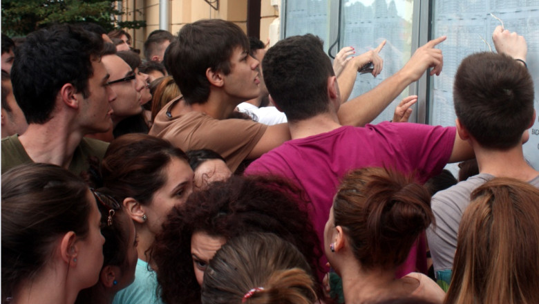 BACALAUREAT 2014 - rezultate finale dupa contestatii. Promovabilitatea a crescut cu 1,4% pana la 60,65%. Inca patru elevi au obtinut media 10.00 Imagine