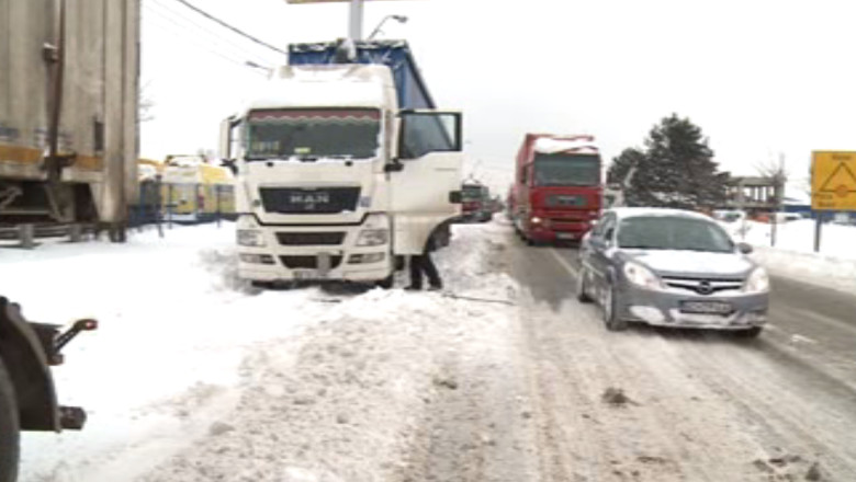 BACAU. In caz de ninsoare, circulatia pe drumurile nationale ar putea fi blocata Imagine