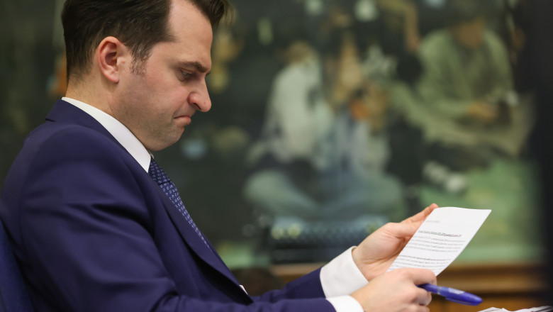 „Bai bulangiule, te-ai aptinut de la vot”. Sebastian Burduja face publice mesaje de amenintare la adresa sa Imagine