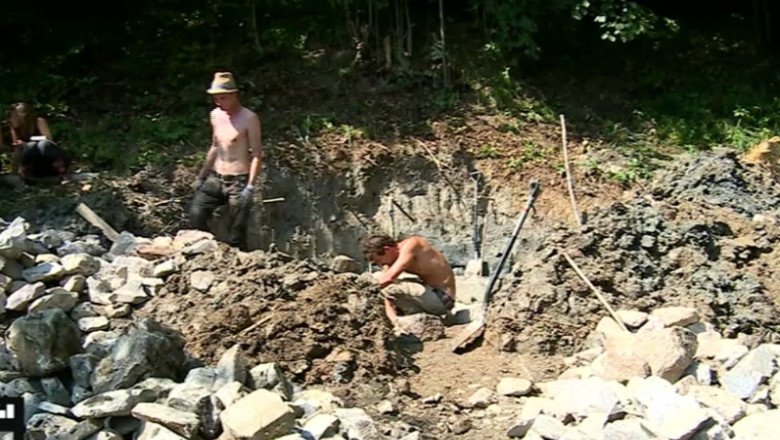 Baie traditionala pentru printul Charles in Valea Zalanului Imagine