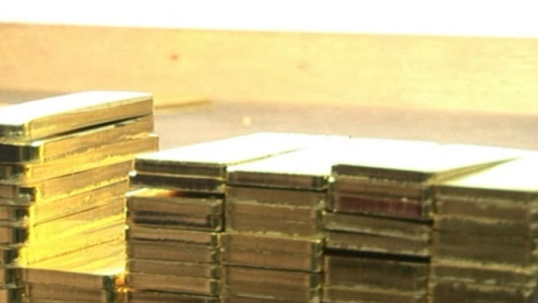 Bancile vand aur la ghiseu. Lingouri si monede, in loc de cadou de Craciun Imagine