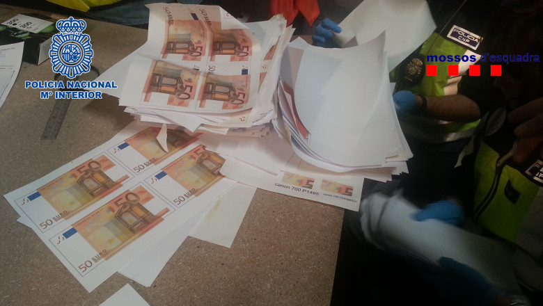 Bancnote false puse in circulatie. Trei spanioli au fabricat bilete in valoare de patru milioane de euro Imagine