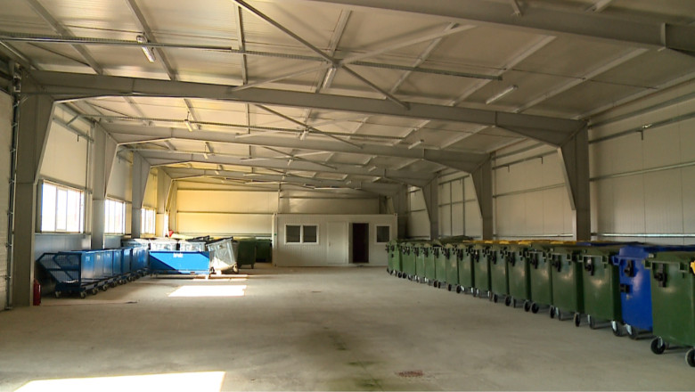 Bani aruncati la gunoi - doua statii de sortare a deseurilor din judetul Iasi nu au fost folosite niciodata Imagine